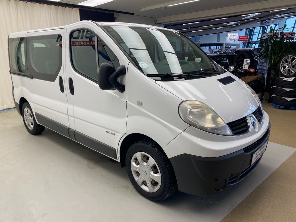 Renault Trafic T27 2,0 dCi 115 L1H1 Kombi 4d