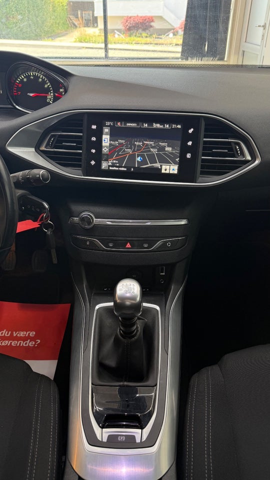 Peugeot 308 1,2 e-THP 130 Allure Sky SW 5d