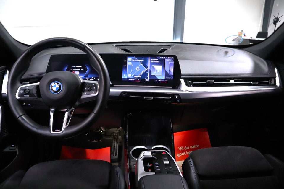 BMW iX1 xDrive30 Fully Charged M-Sport 5d