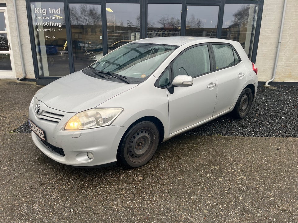 Toyota Auris 2,0 D-4D T2 5d