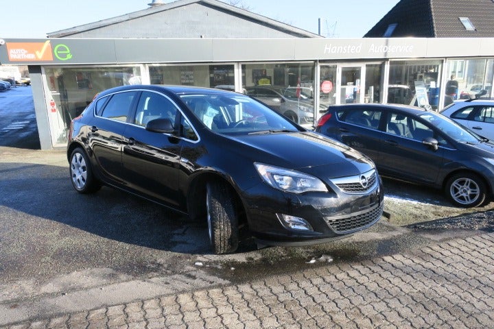 Opel Astra 1,4 T 140 Sport 5d