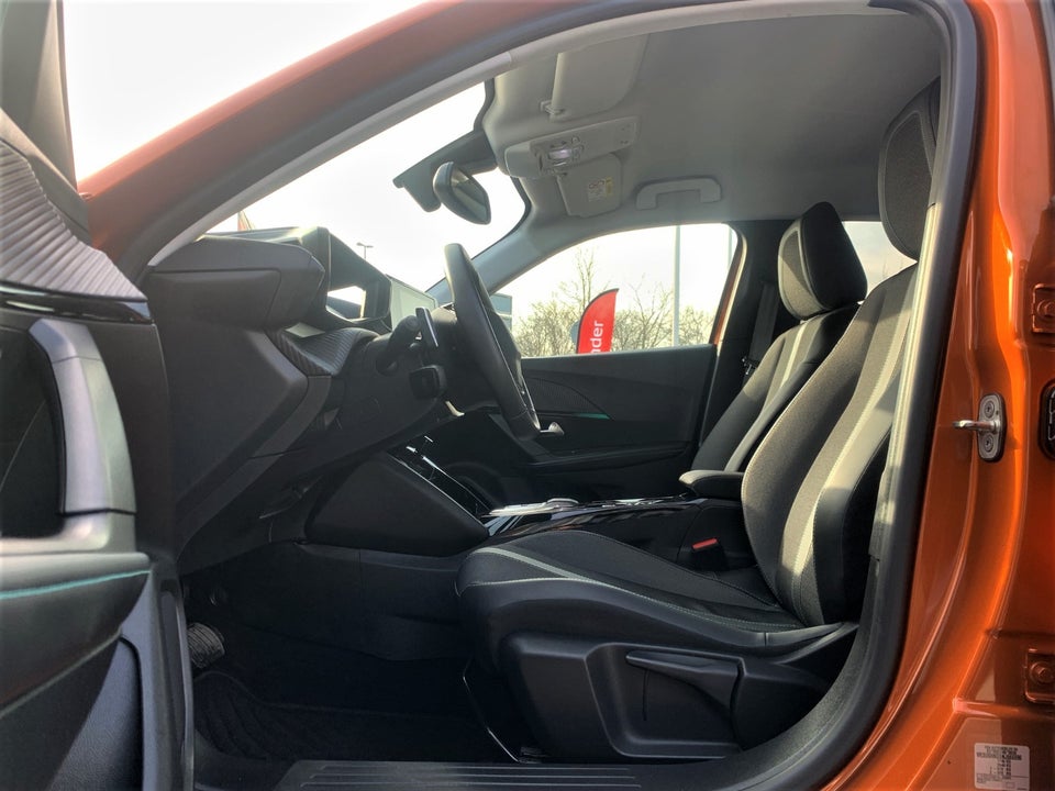 Peugeot 2008 1,2 PureTech 130 Selection Sport EAT8 5d