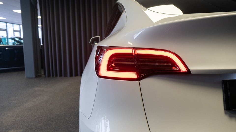 Tesla Model Y RWD 5d