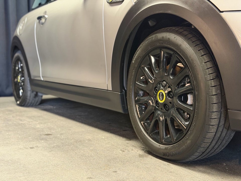 MINI Cooper SE Classic Trim 3d
