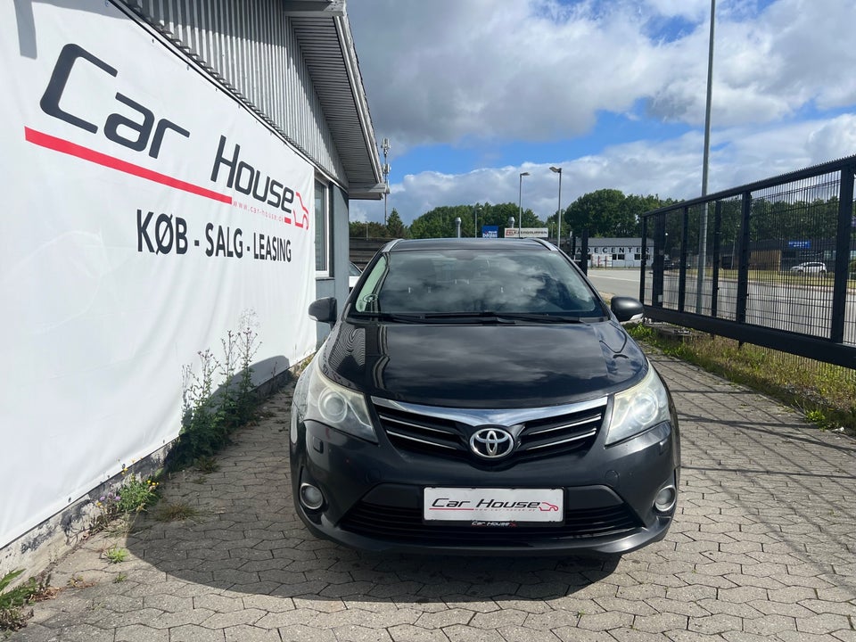 Toyota Avensis 2,0 D-4D T1 stc. 5d