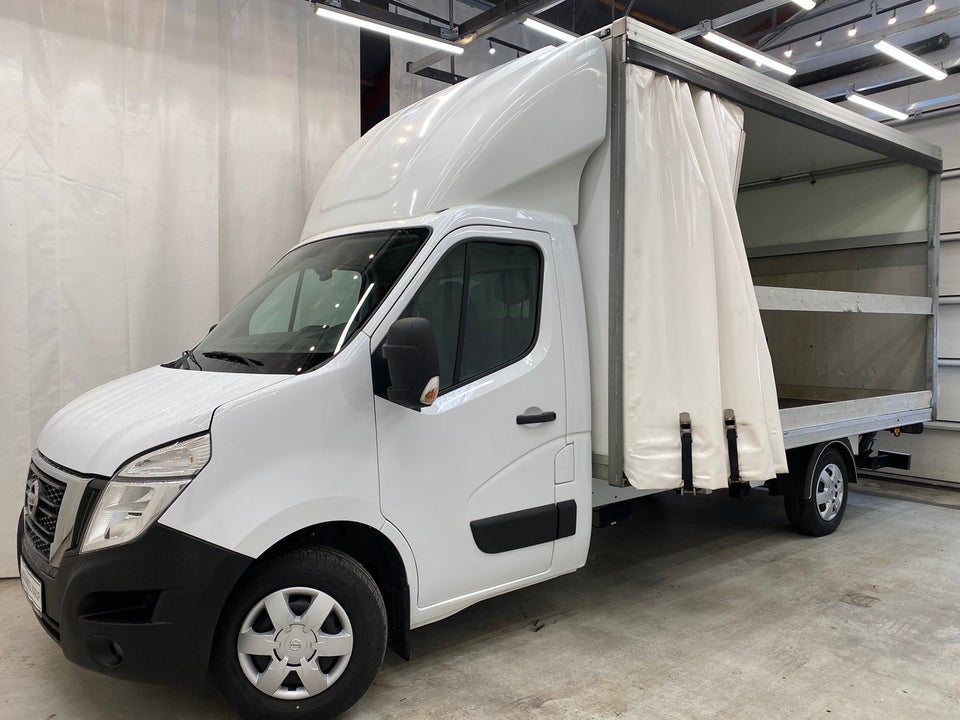 Nissan NV400 2,3 dCi 150 Box m/lift aut. 2d