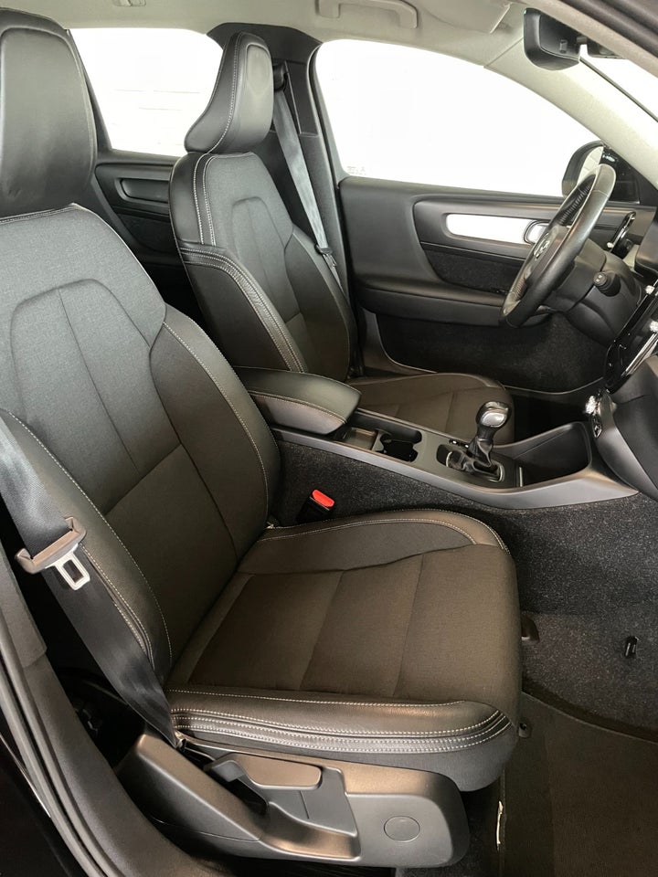 Volvo XC40 1,5 T3 156 Momentum 5d