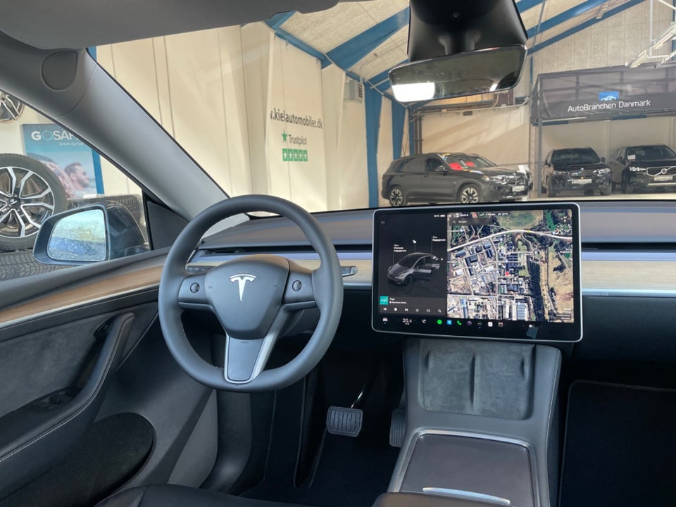 Tesla Model Y RWD 5d