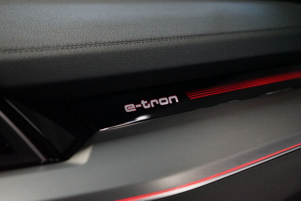 Audi e-tron 55 S-line quattro 5d