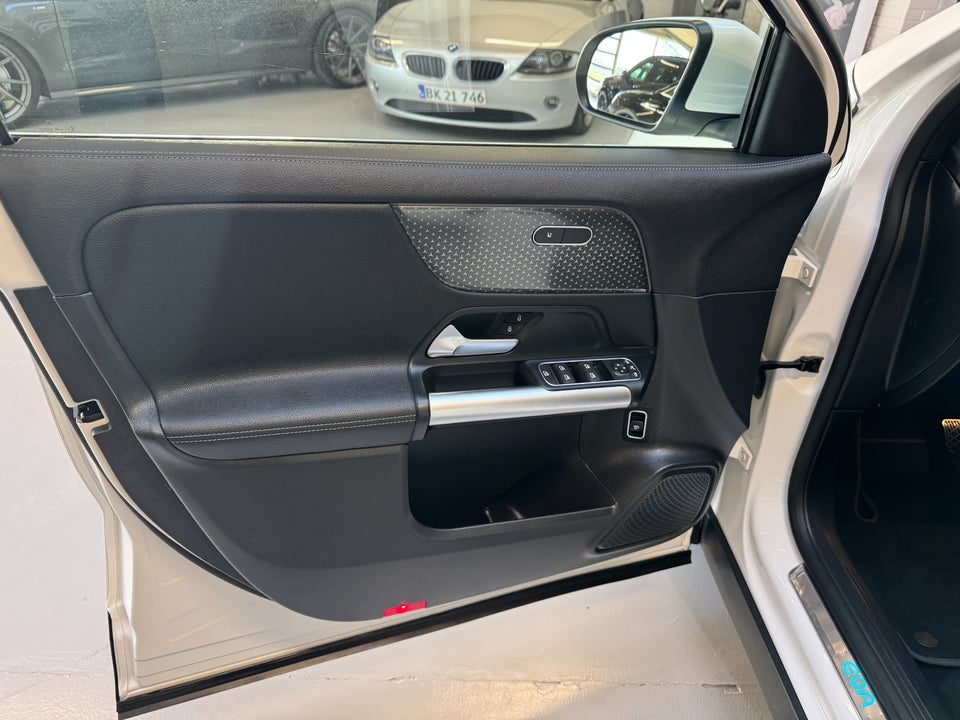 Mercedes EQA250 Progressive 5d