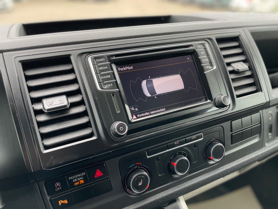 VW Transporter 2,0 TDi 150 Kassevogn DSG kort