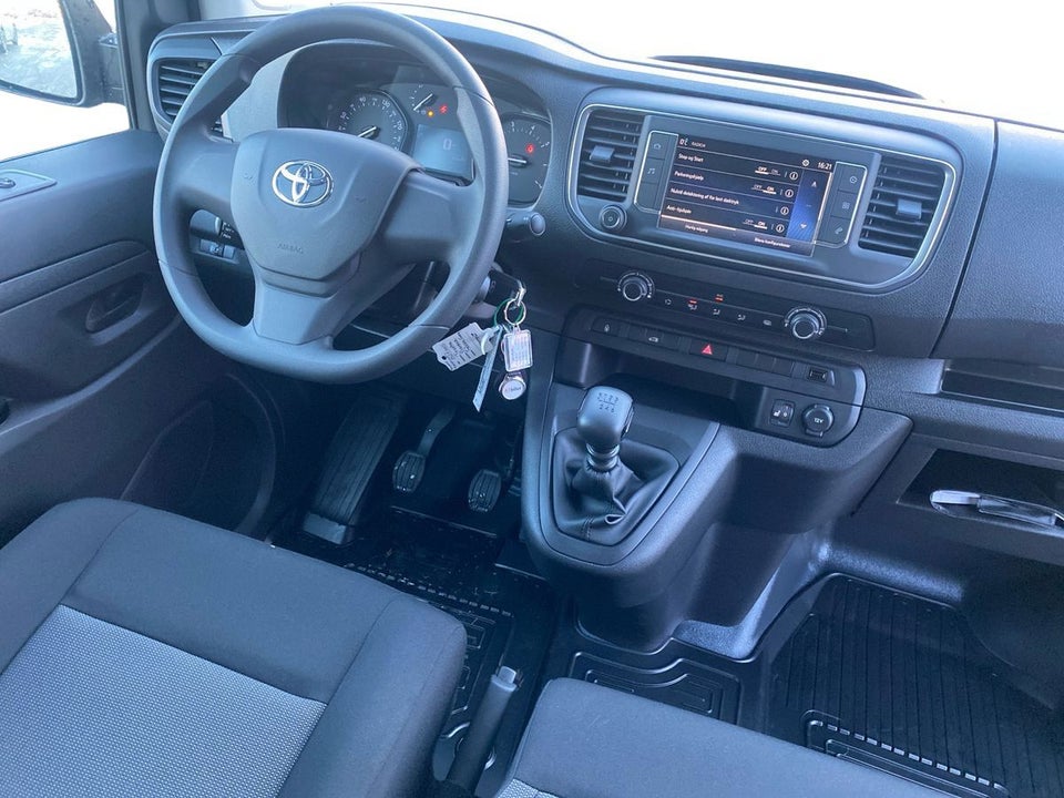 Toyota ProAce 1,5 D 120 Medium Comfort 4d