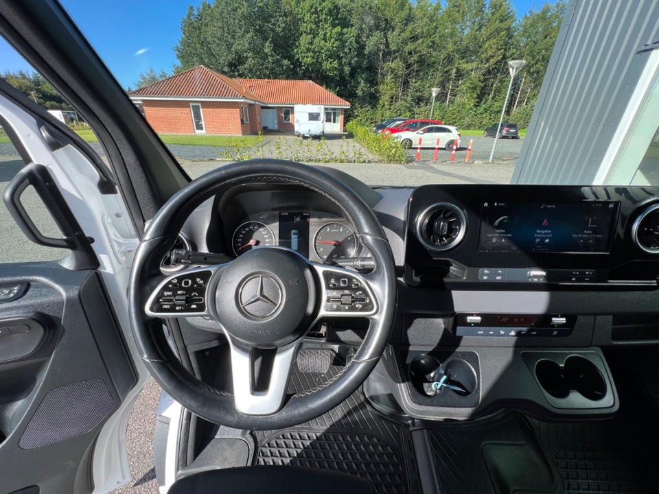 Mercedes Sprinter 319 3,0 CDi A3 Kassevogn aut. RWD