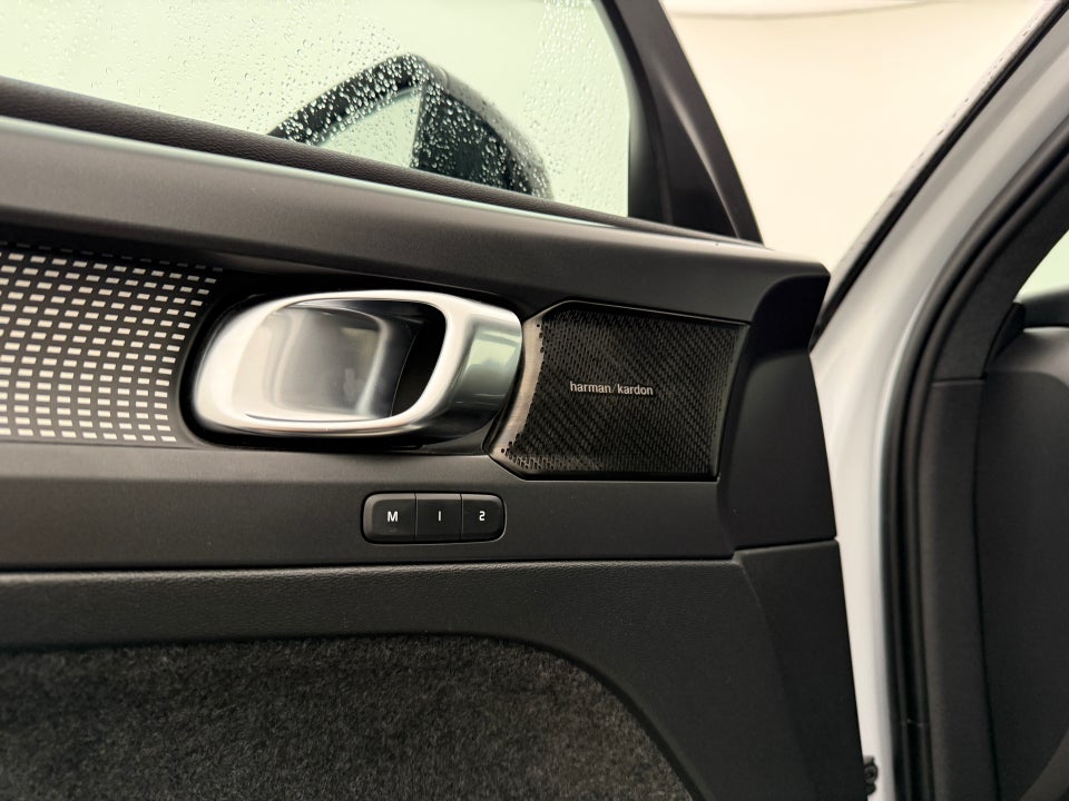 Volvo XC40 P8 ReCharge Twin Pro 5d