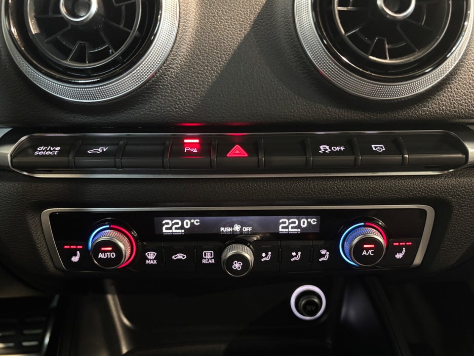 Audi A3 1,4 e-tron S-line Sportback S-tr. 5d