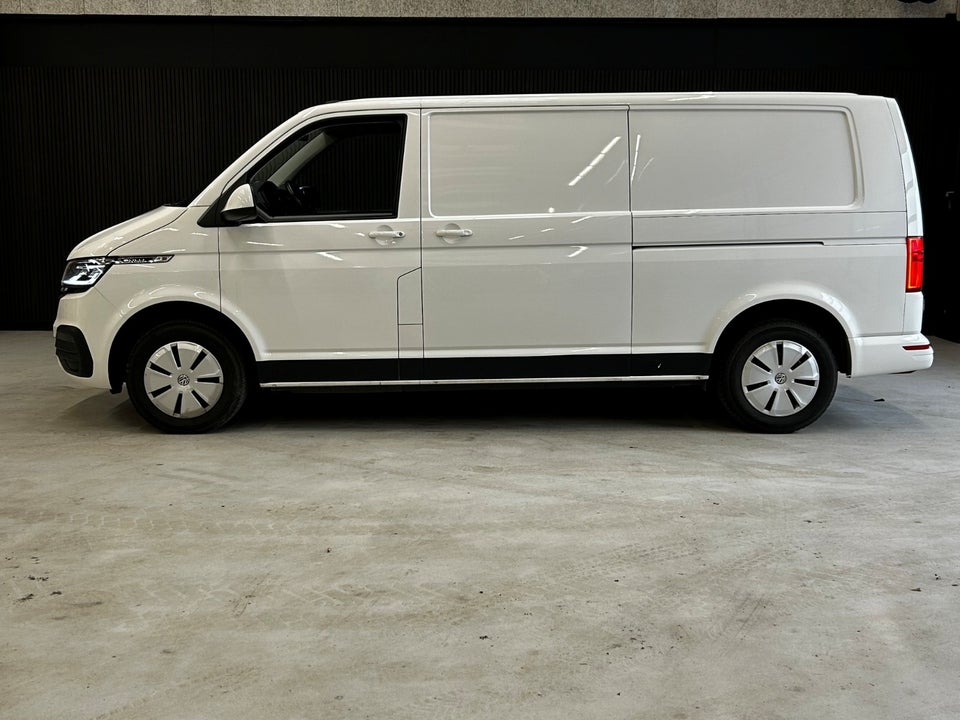 VW Transporter 2,0 TDi 150 Kassevogn lang