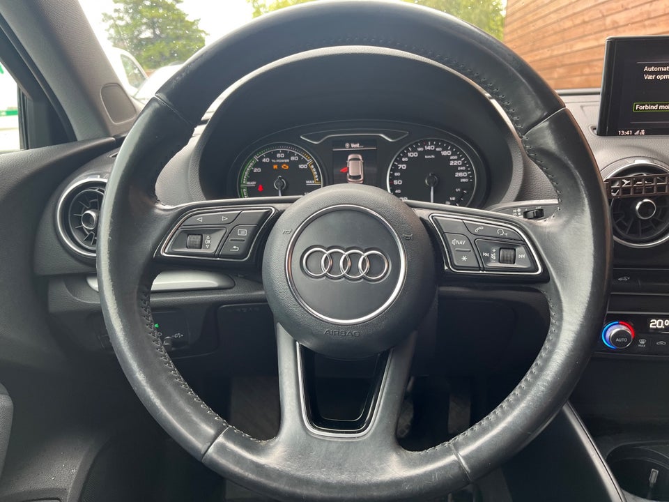 Audi A3 1,4 e-tron Sportback S-tr. 5d
