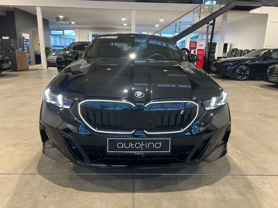 BMW i5 xDrive40 M-Sport 4d