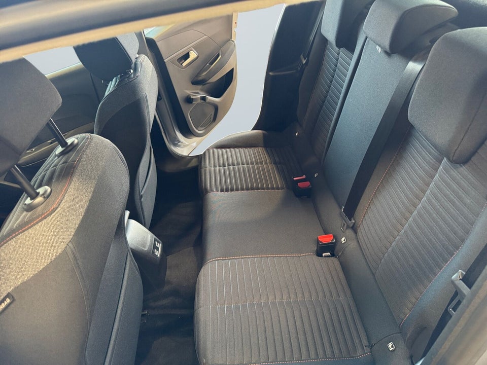 Peugeot e-208 50 Active 5d