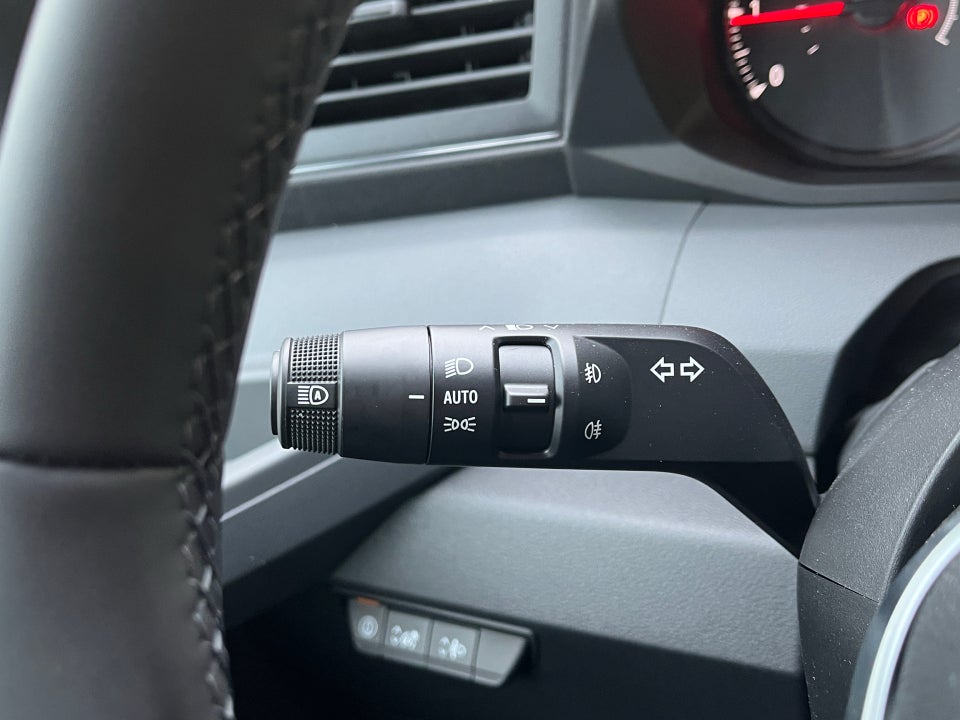 Nissan Interstar 2,0 dCi 170 L2H2 Tekna aut. Van