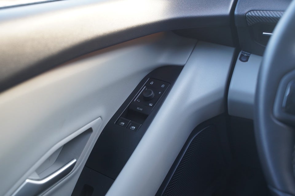 Ford Capri 77 Premium Extended Range 5d