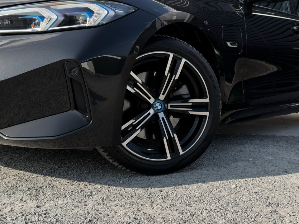 BMW 330e 2,0 Touring M-Sport aut. 5d