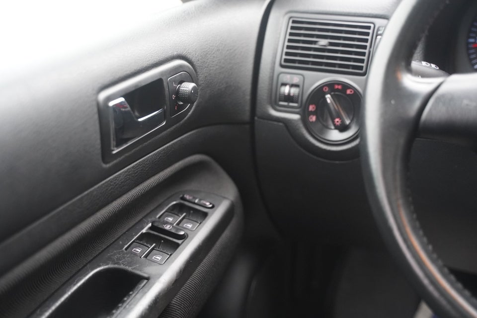 VW Golf IV 2,0 Comfortline 5d