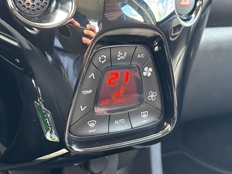 Citroën C1 1,0 VTi Shine 5d