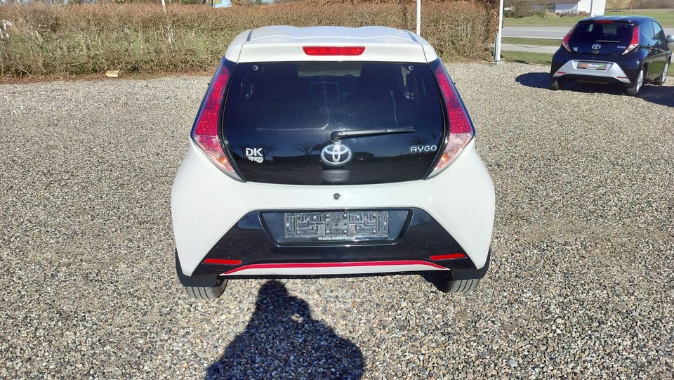 Toyota Aygo 1,0 VVT-i x-press 5d