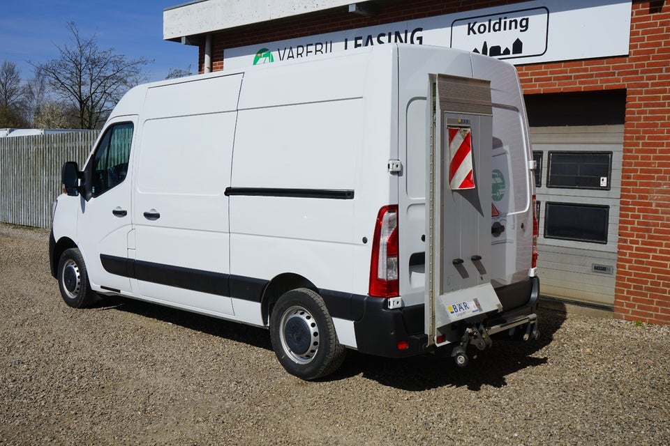 Renault Master IV T33 2,3 dCi 150 L2H2 Kassevogn