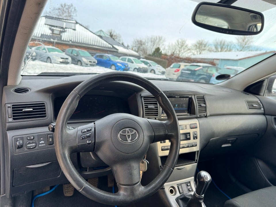 Toyota Corolla 1,6 Sol 5d