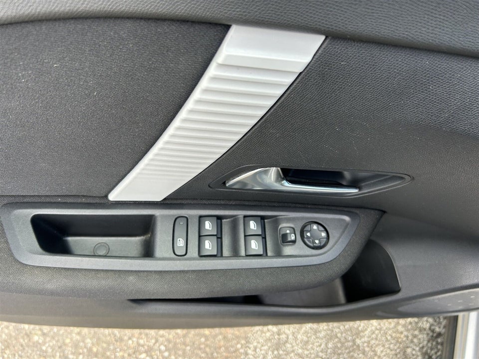 Citroën C4 1,2 PureTech 130 Feel EAT8 5d