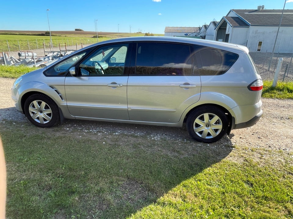 Ford S-MAX 2,0 Ambiente 7prs 5d