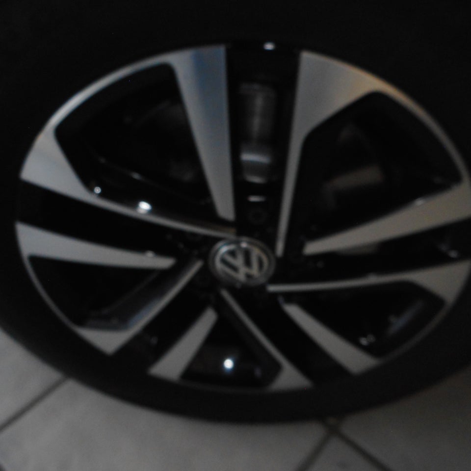 VW Touran 1,6 TDi 115 IQ.Drive DSG 7prs 5d