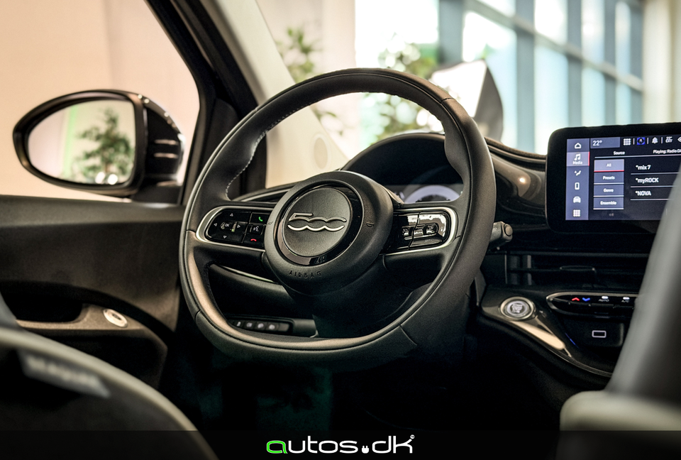 Fiat 500e 24 Icon 3d