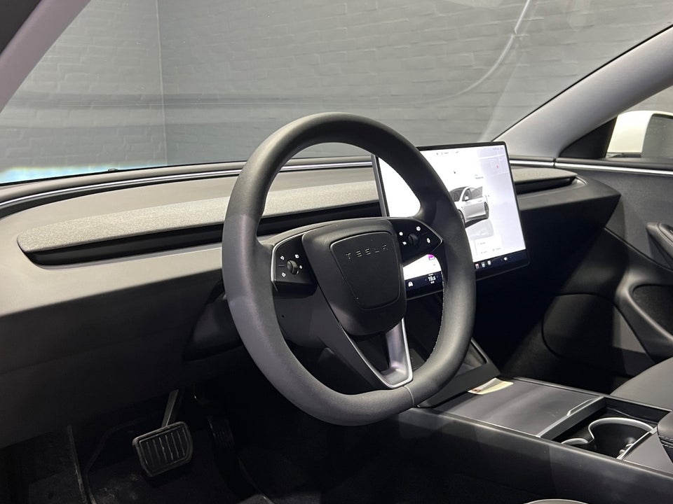 Tesla Model 3 RWD 4d