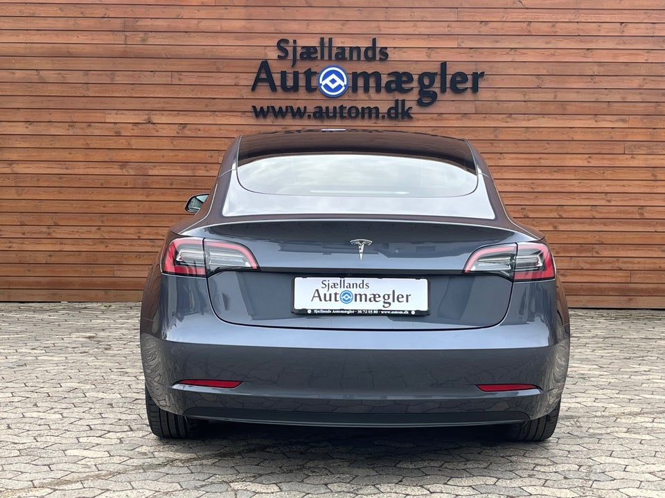 Tesla Model 3 Standard Range+ RWD 4d