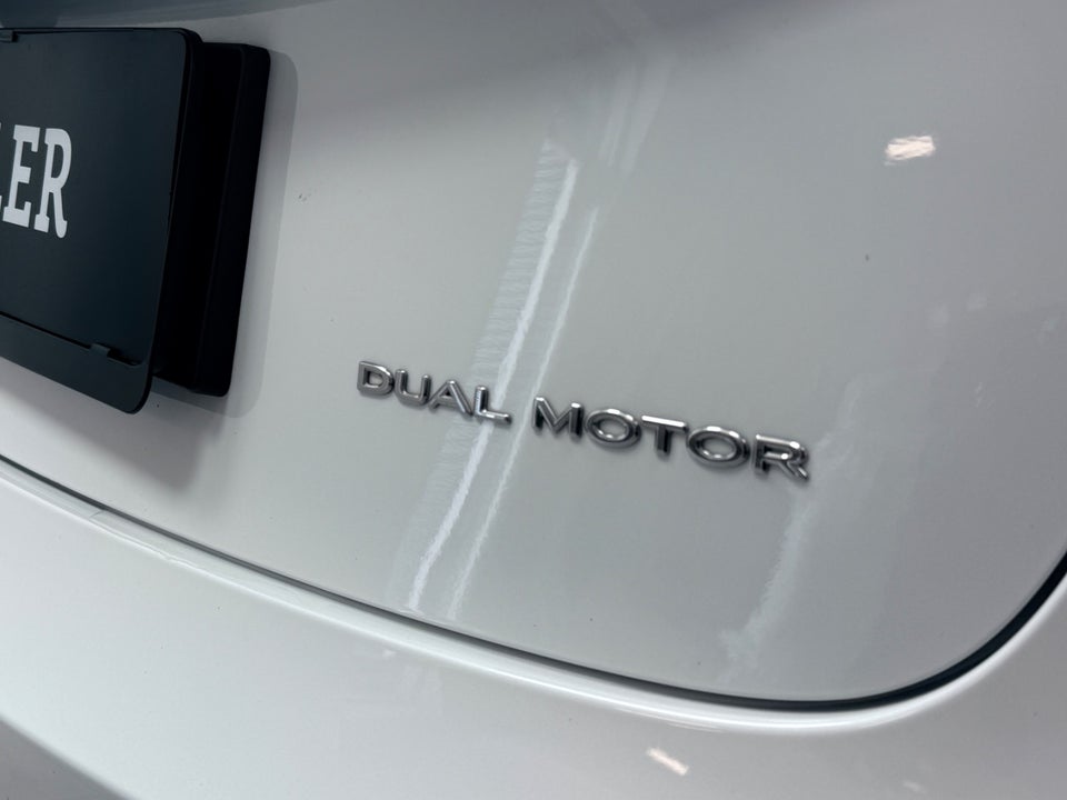 Tesla Model 3 Long Range AWD 4d