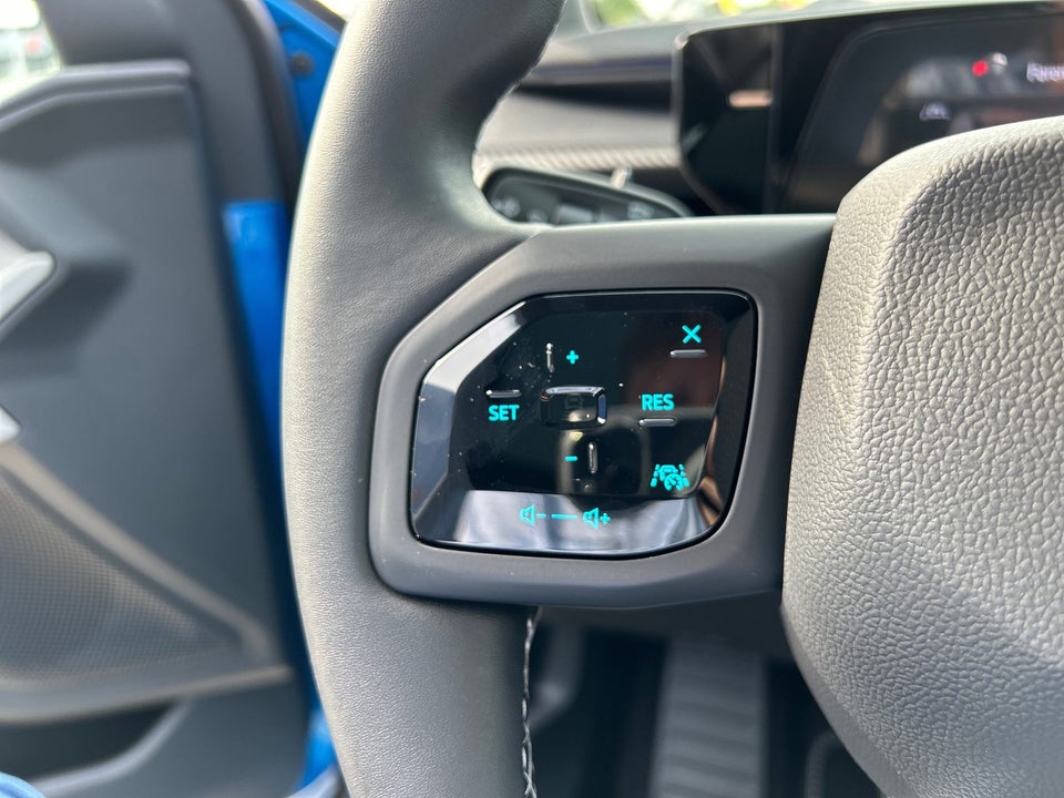 Ford Explorer 82 Premium Extended Range 5d