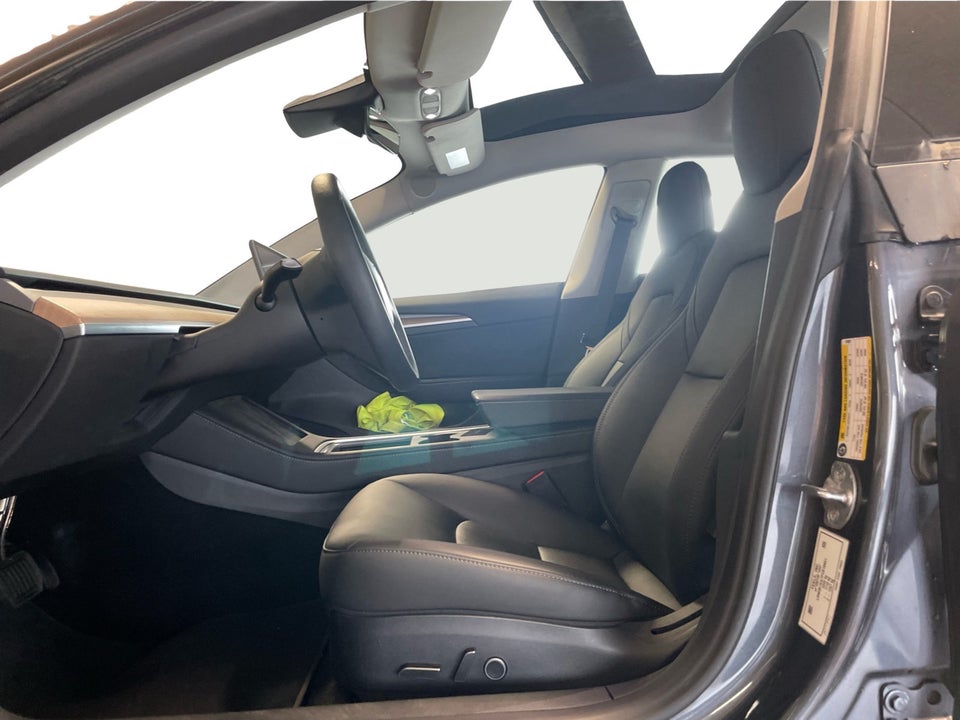 Tesla Model 3 RWD 4d