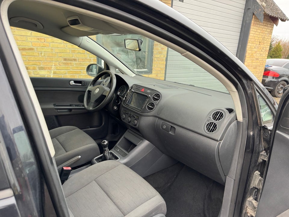 VW Golf Plus 1,6 Trendline 5d