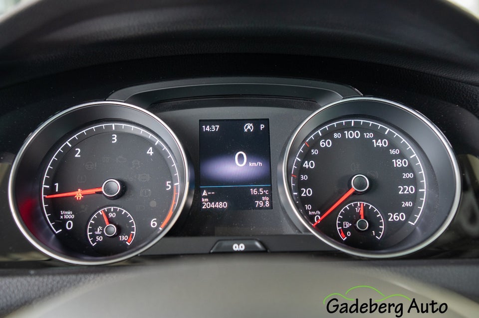 VW Golf VII 2,0 TDi 150 Highline Variant DSG 5d