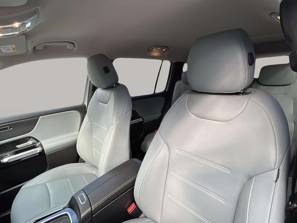 Mercedes EQB300 Progressive Advance Plus 4Matic 5d