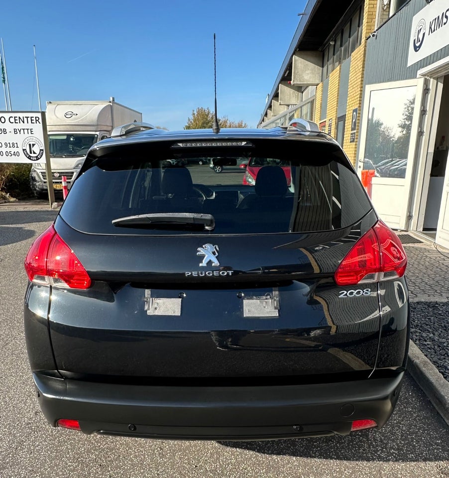 Peugeot 2008 1,2 VTi 82 Active 5d