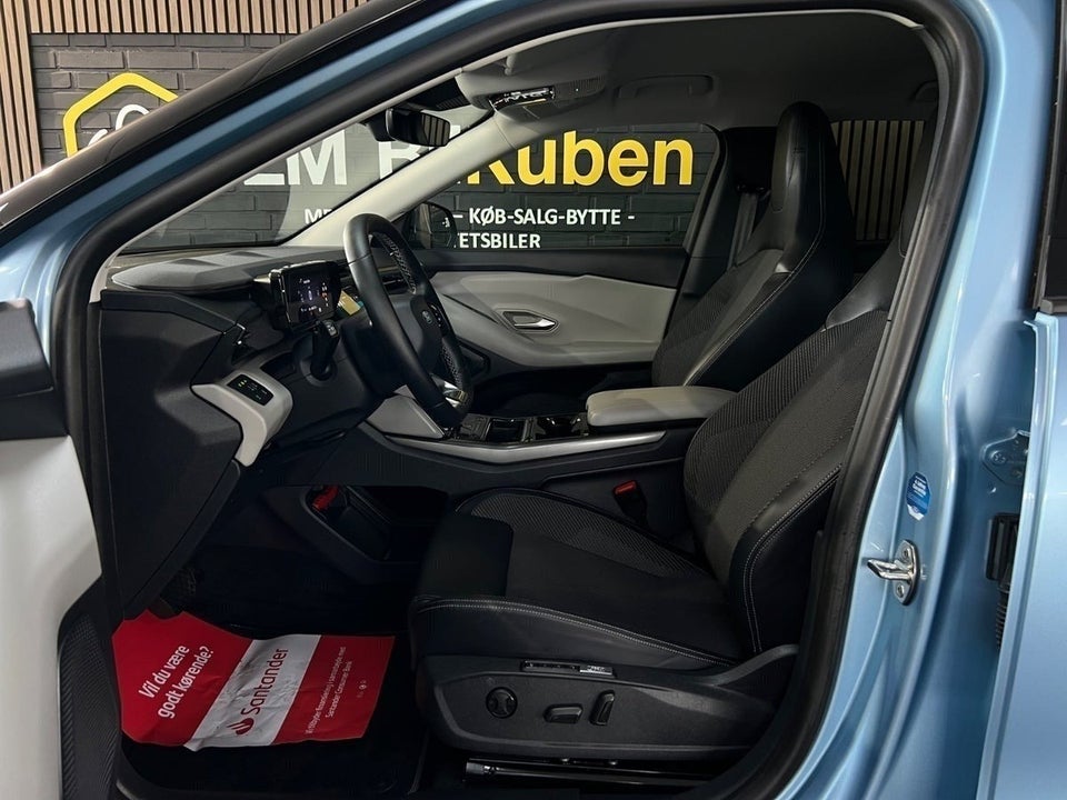 Ford Explorer 84 Select Extended Range AWD 5d