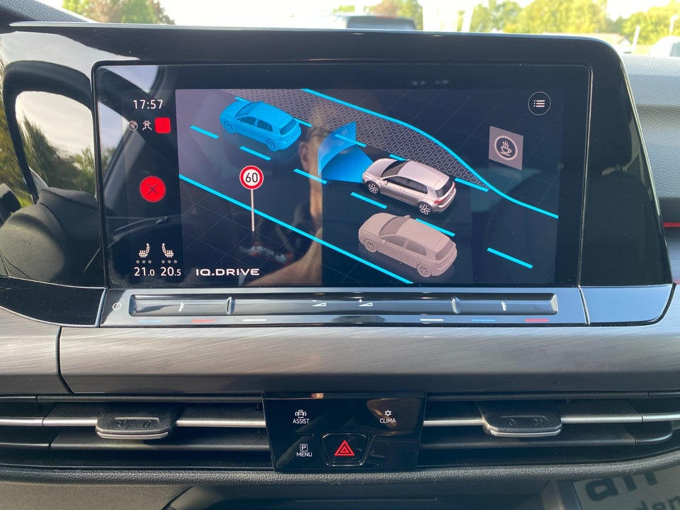 VW Golf VIII 2,0 TDi 150 Style DSG 5d