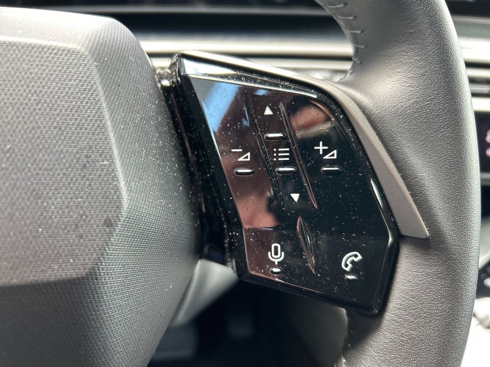 Peugeot e-5008 77 Allure 7prs 5d