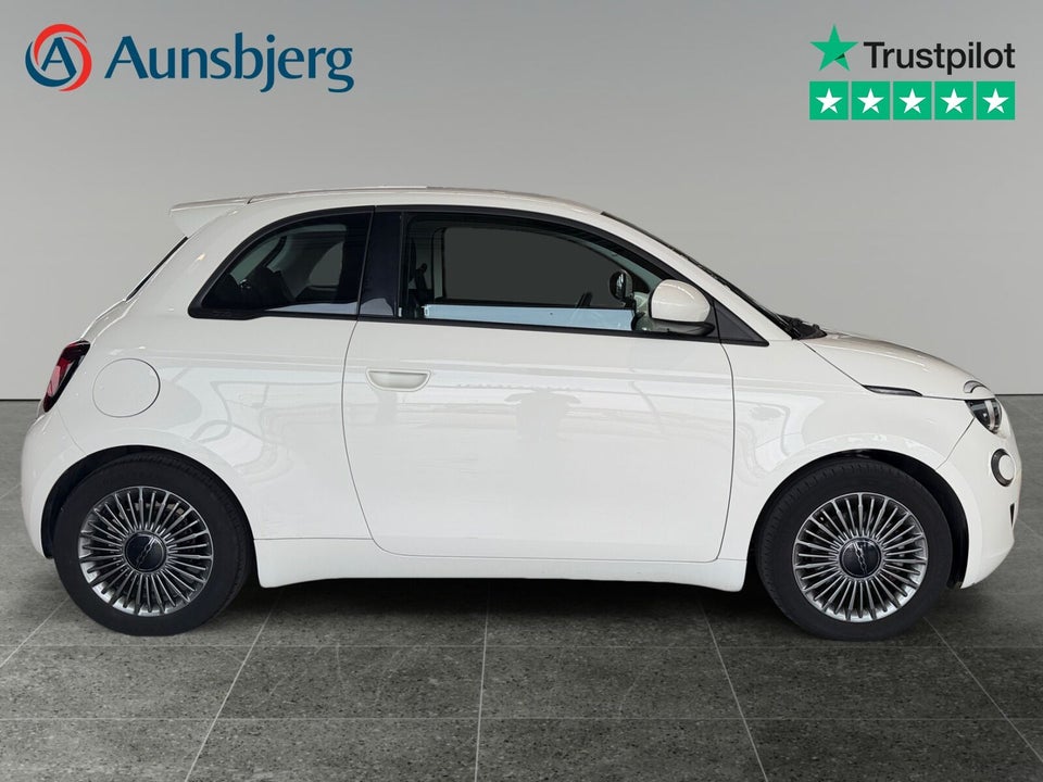 Fiat 500e 42 Icon 3d
