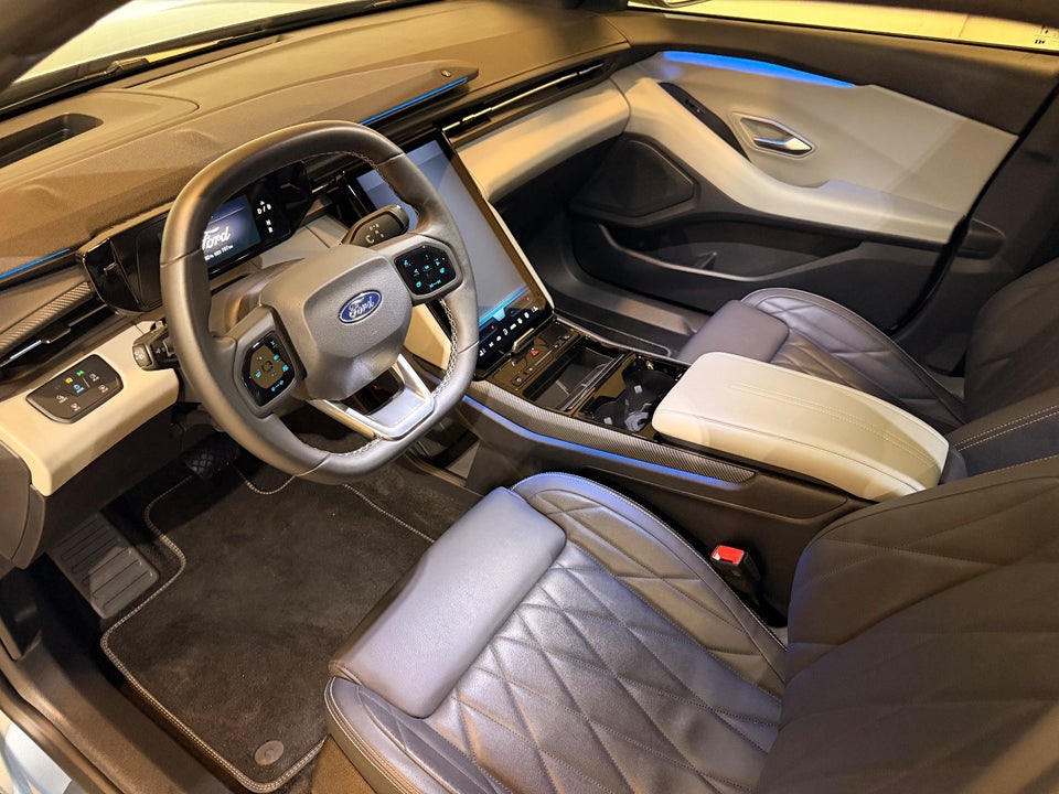 Ford Explorer 82 Premium Extended Range 5d