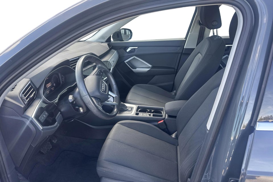 Audi Q3 45 TFSi e Attitude plus S-tr. 5d